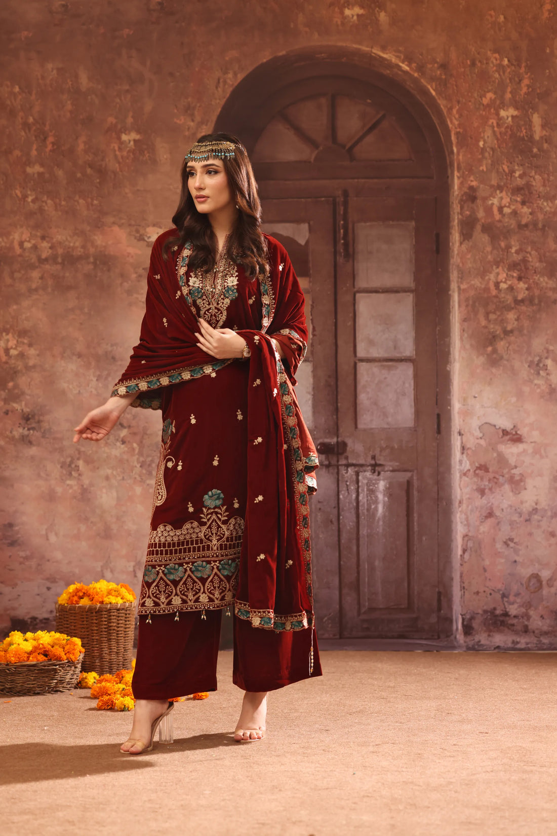 Gulposh Shiraz, Velvet Embroidered 3 Piece