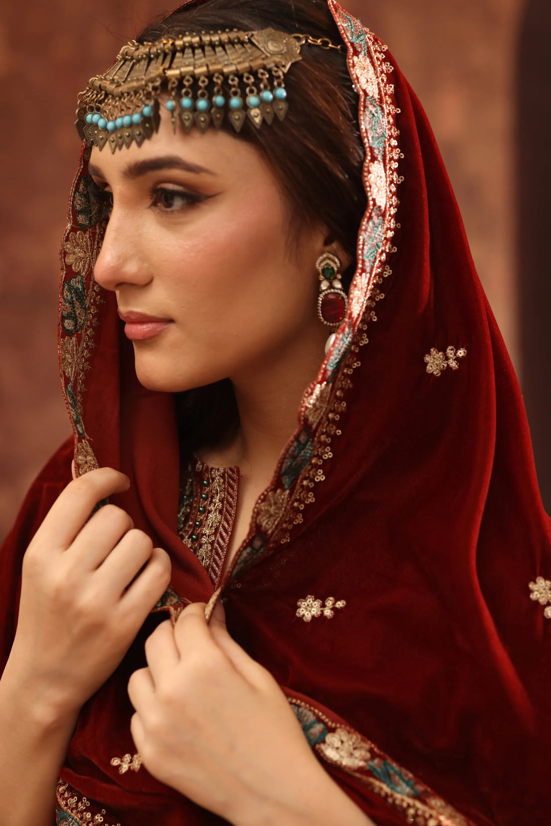 Gulposh Shiraz, Velvet Embroidered 3 Piece