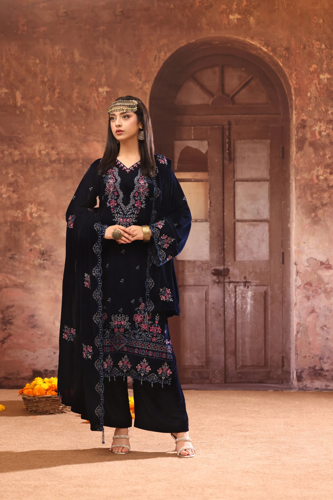 Gulposh Nilofar, Velvet Embroidered 3 Piece
