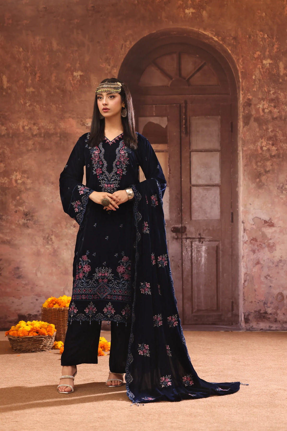 Gulposh Nilofar, Velvet Embroidered 3 Piece