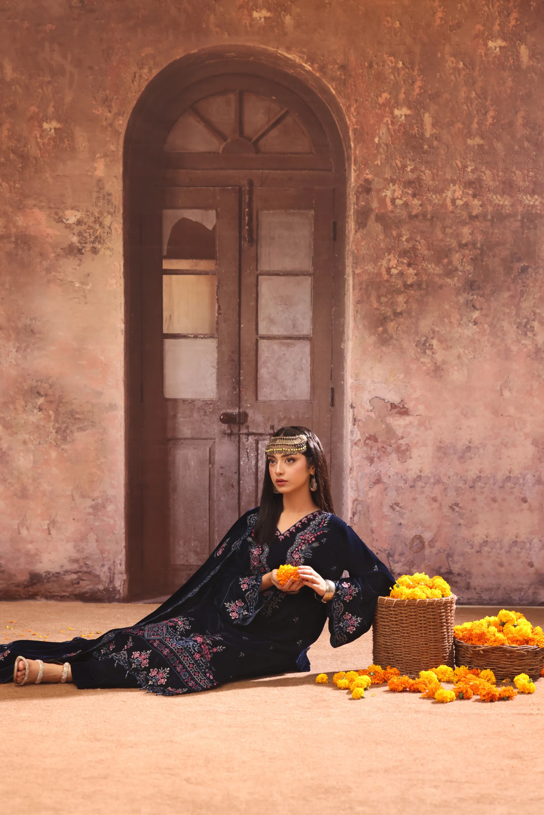 Gulposh Nilofar, Velvet Embroidered 3 Piece