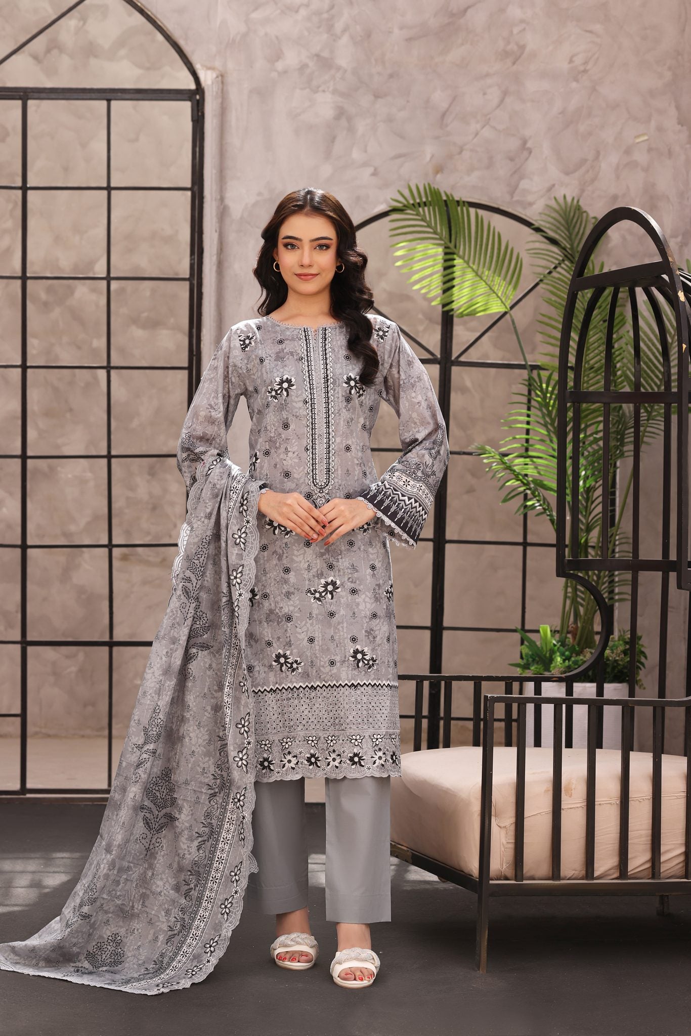 3 Piece - Embroidered Lawn Suit