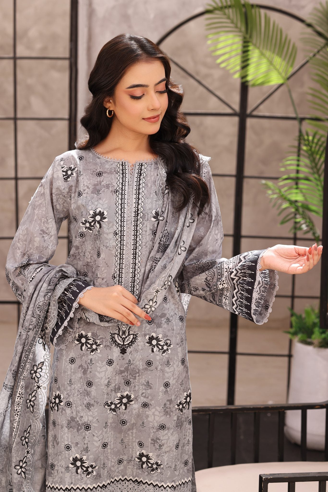 3 Piece - Embroidered Lawn Suit