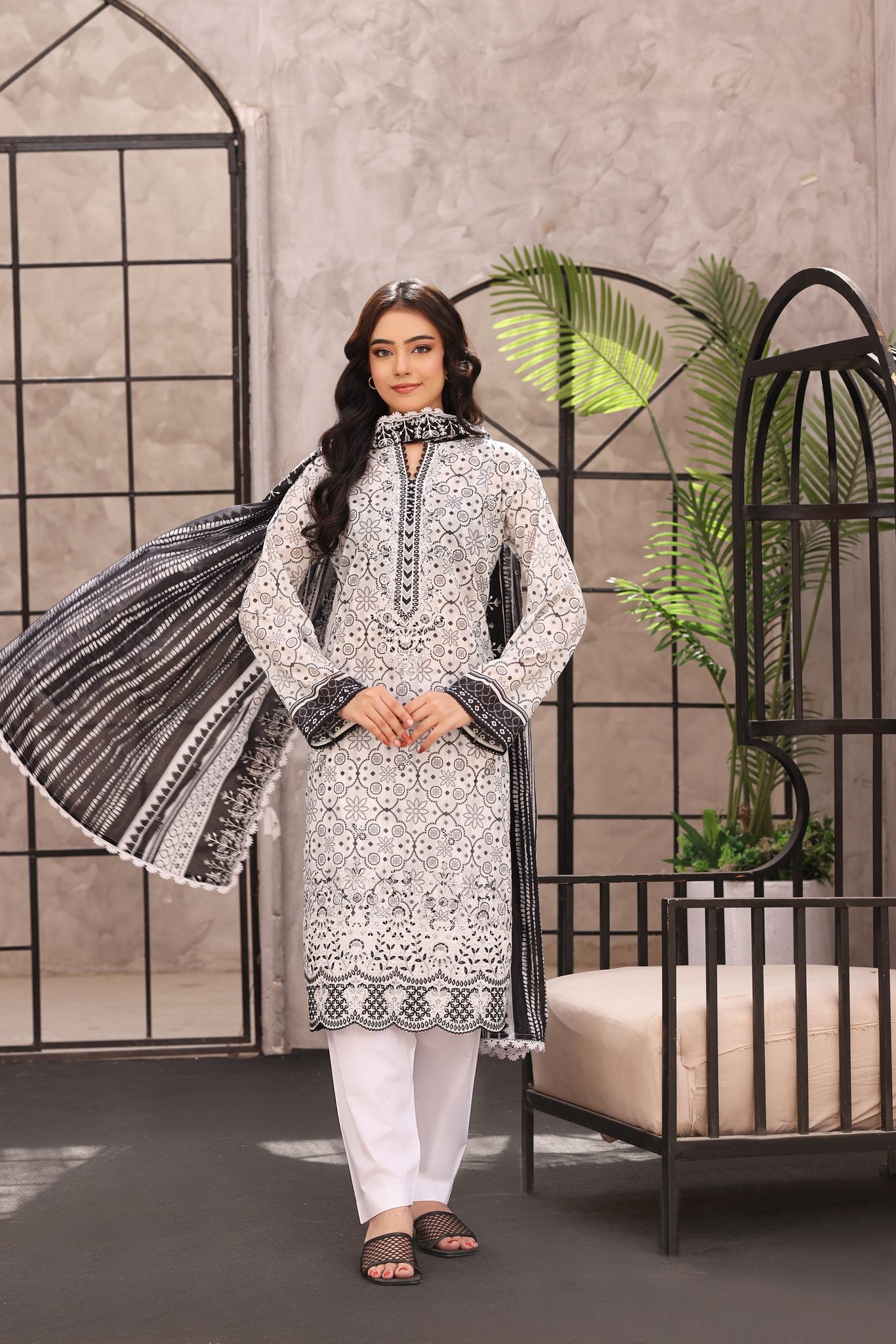 3 Piece - Embroidered Lawn Suit