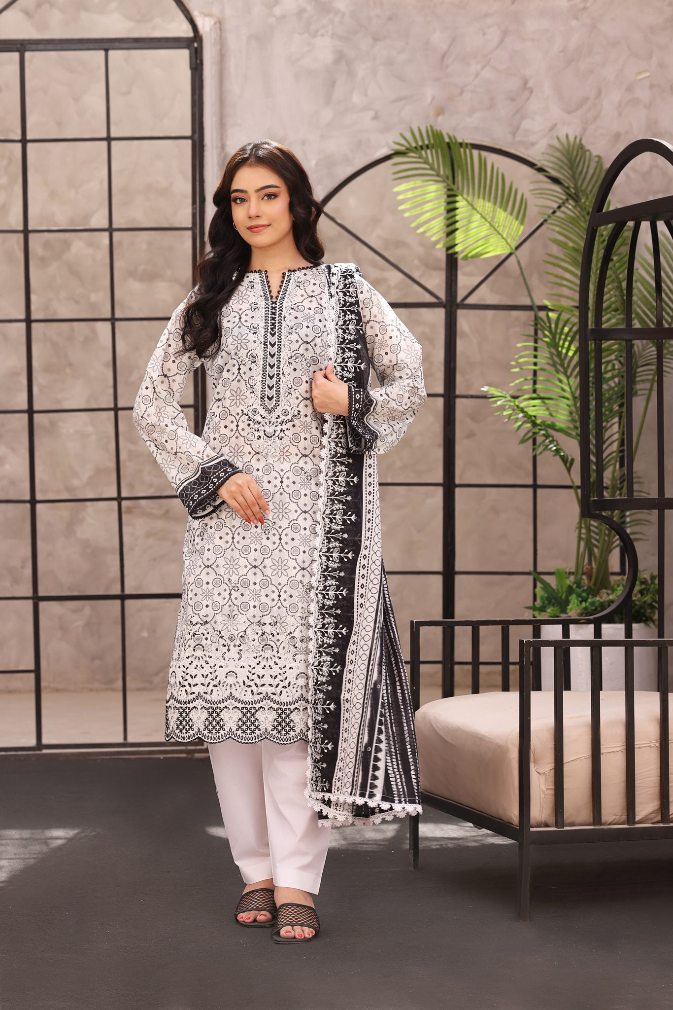 3 Piece - Embroidered Lawn Suit