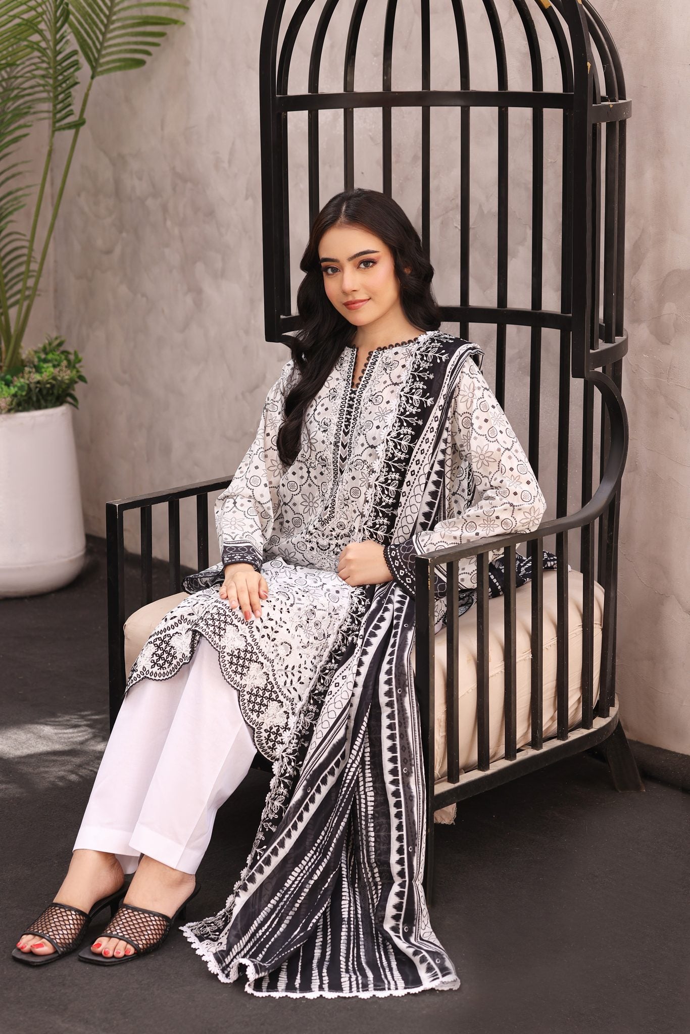 3 Piece - Embroidered Lawn Suit