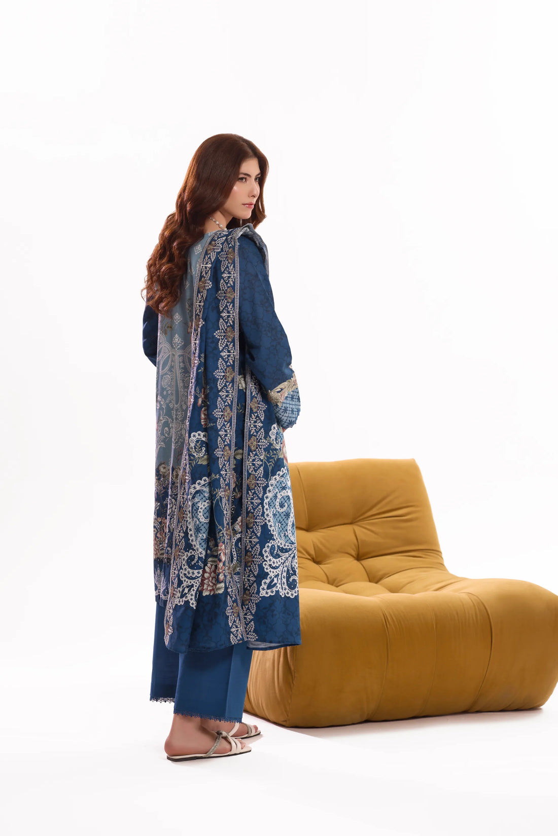 Kaari Firozah, Khaddar Embroidered 3 Piece