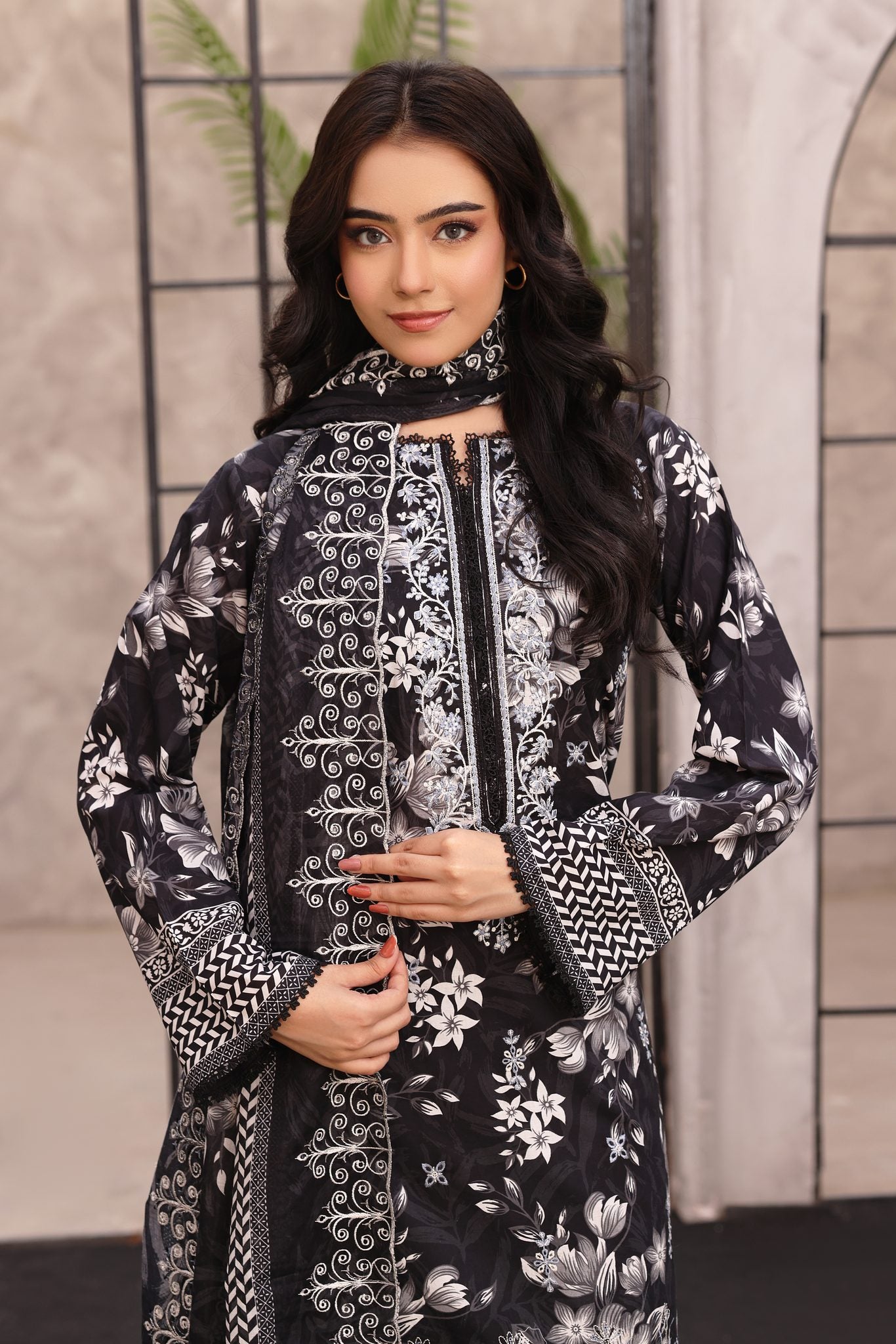 3 Piece - Embroidered Lawn Suit