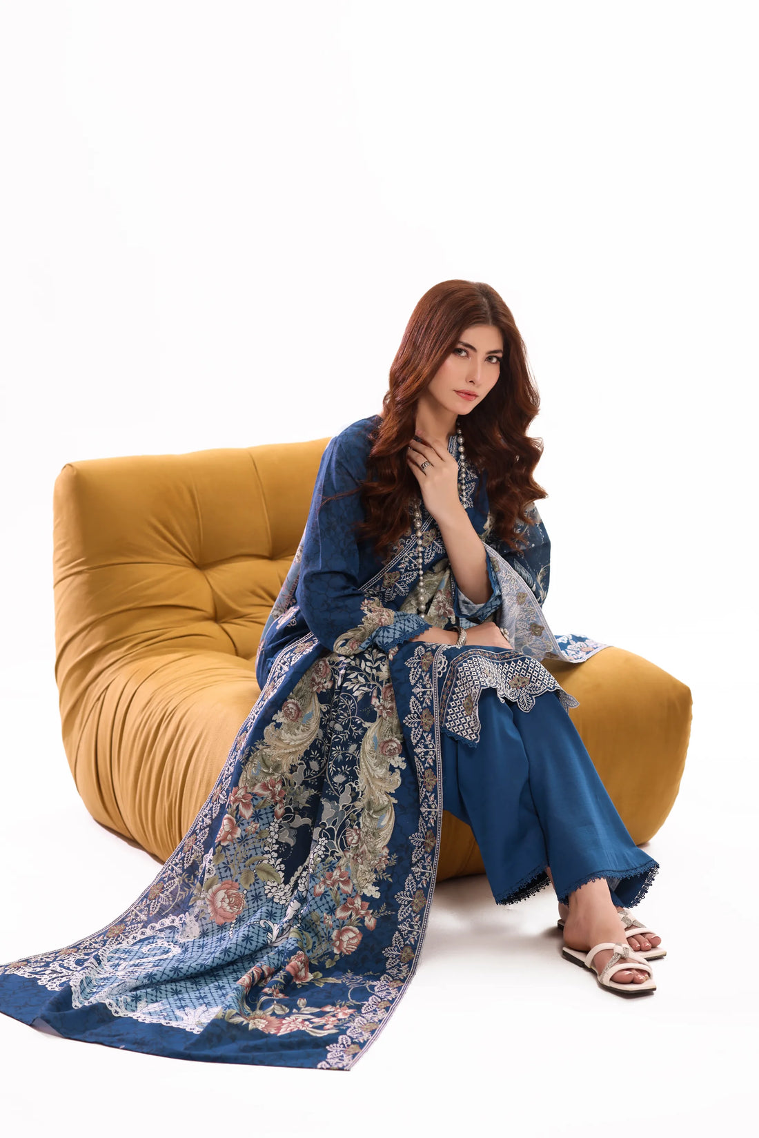 Kaari Firozah, Khaddar Embroidered 3 Piece
