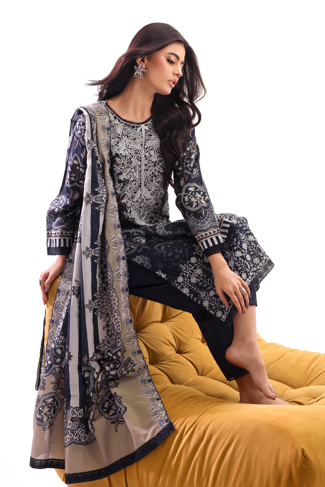 Kaari Neelam, Khaddar Embroidered 3 Piece