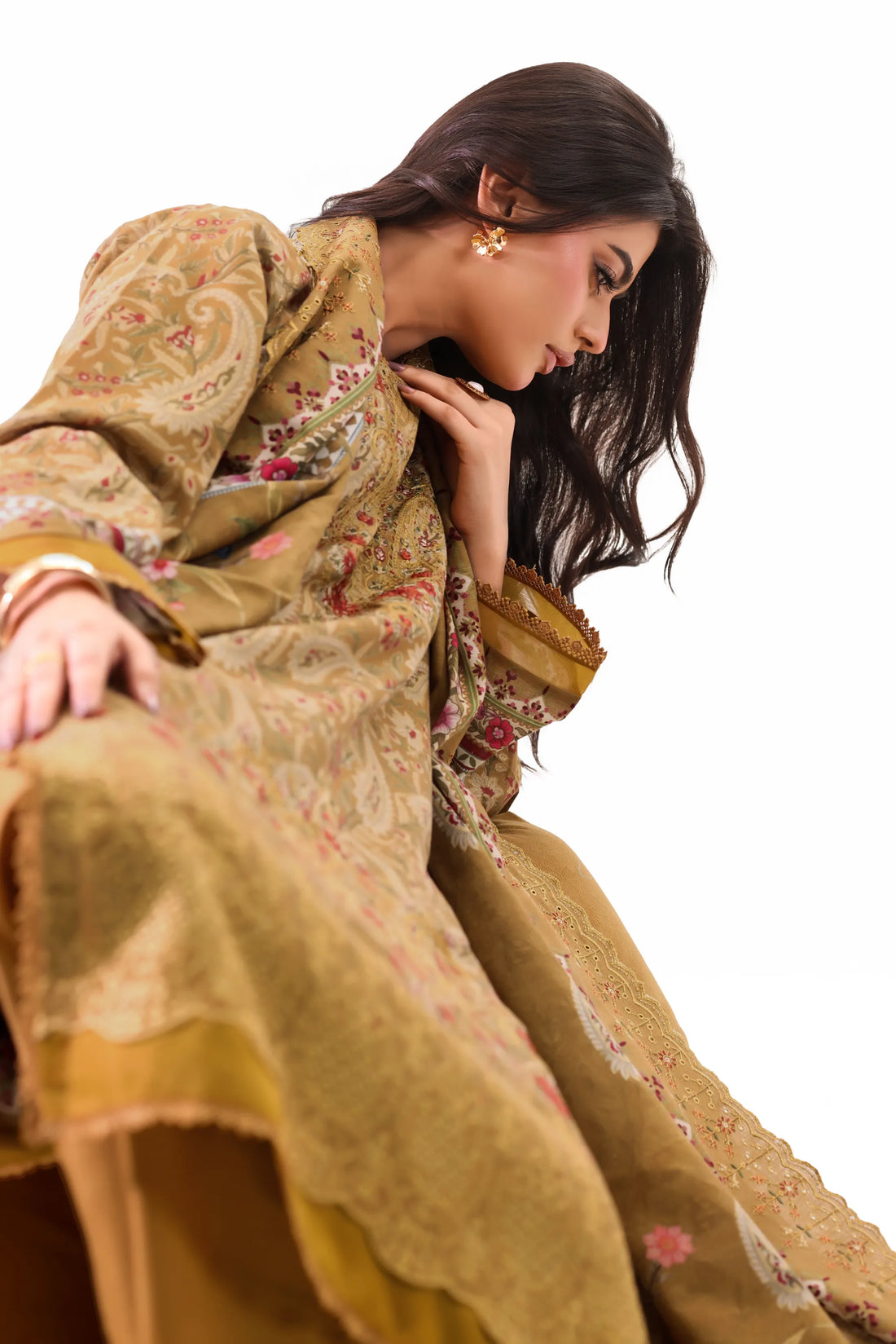 Kaari Zeytoon, Khaddar Embroidered 3 Piece