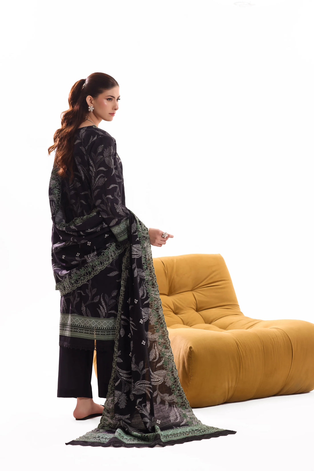 Kaari Shabnam, Khaddar Embroidered 3 Piece