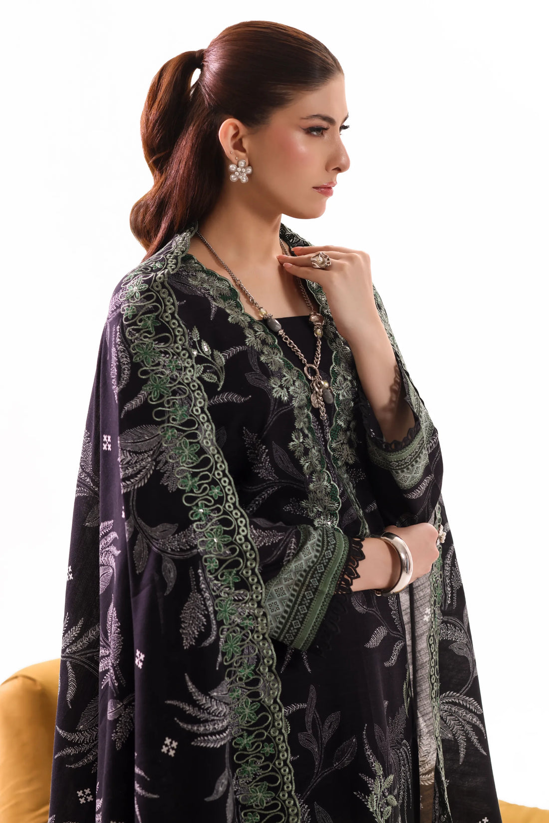 Kaari Shabnam, Khaddar Embroidered 3 Piece