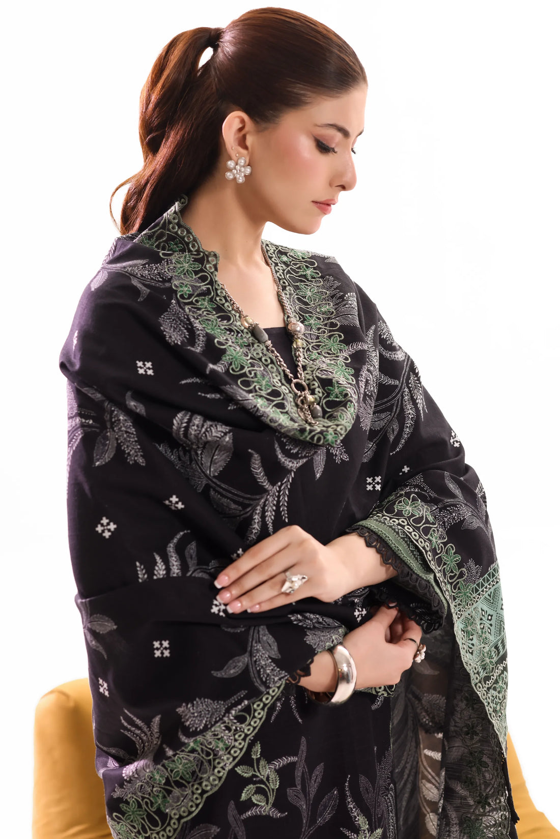 Kaari Shabnam, Khaddar Embroidered 3 Piece