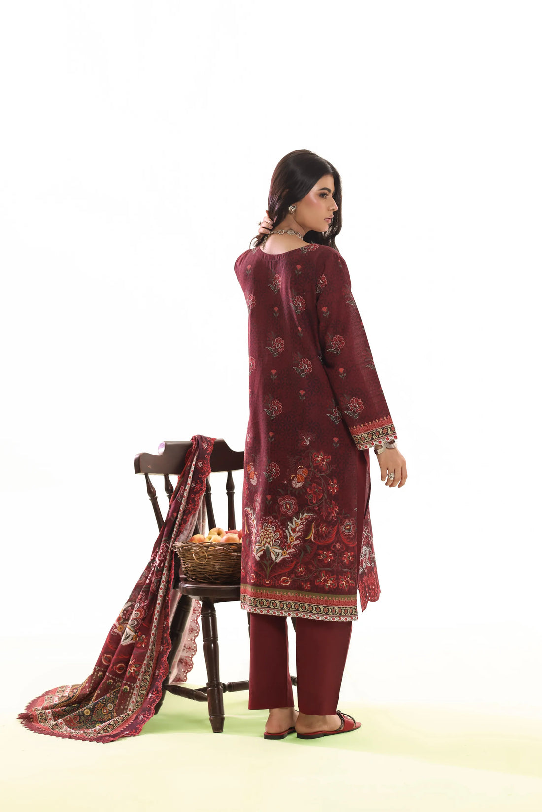 Kaari Gulrang, Khaddar Embroidered 3 Piece