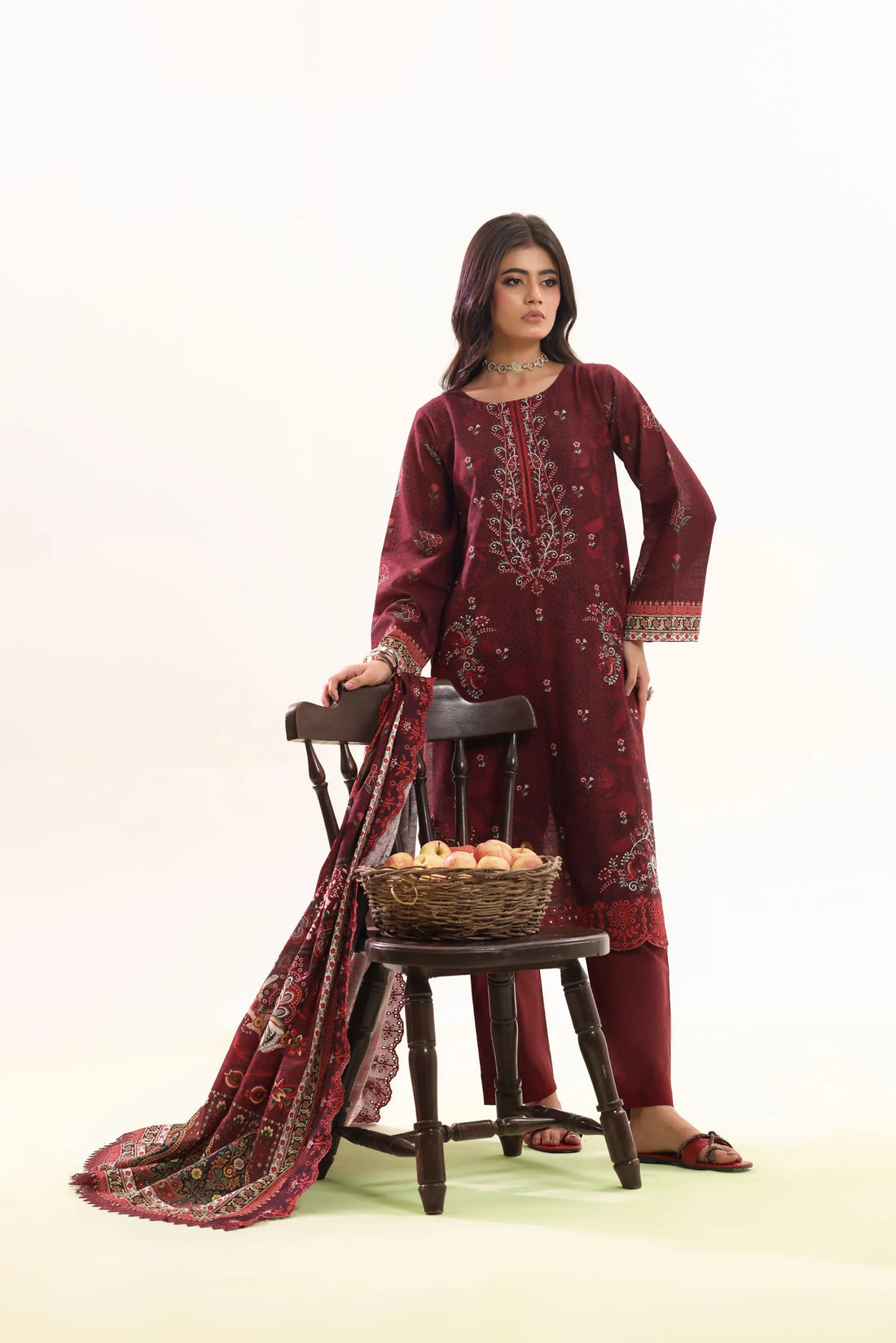 Kaari Gulrang, Khaddar Embroidered 3 Piece