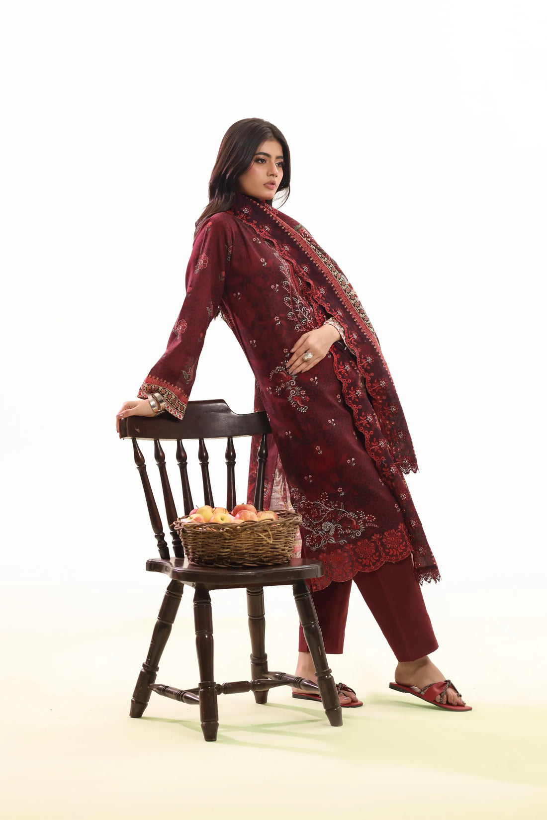 Kaari Gulrang, Khaddar Embroidered 3 Piece