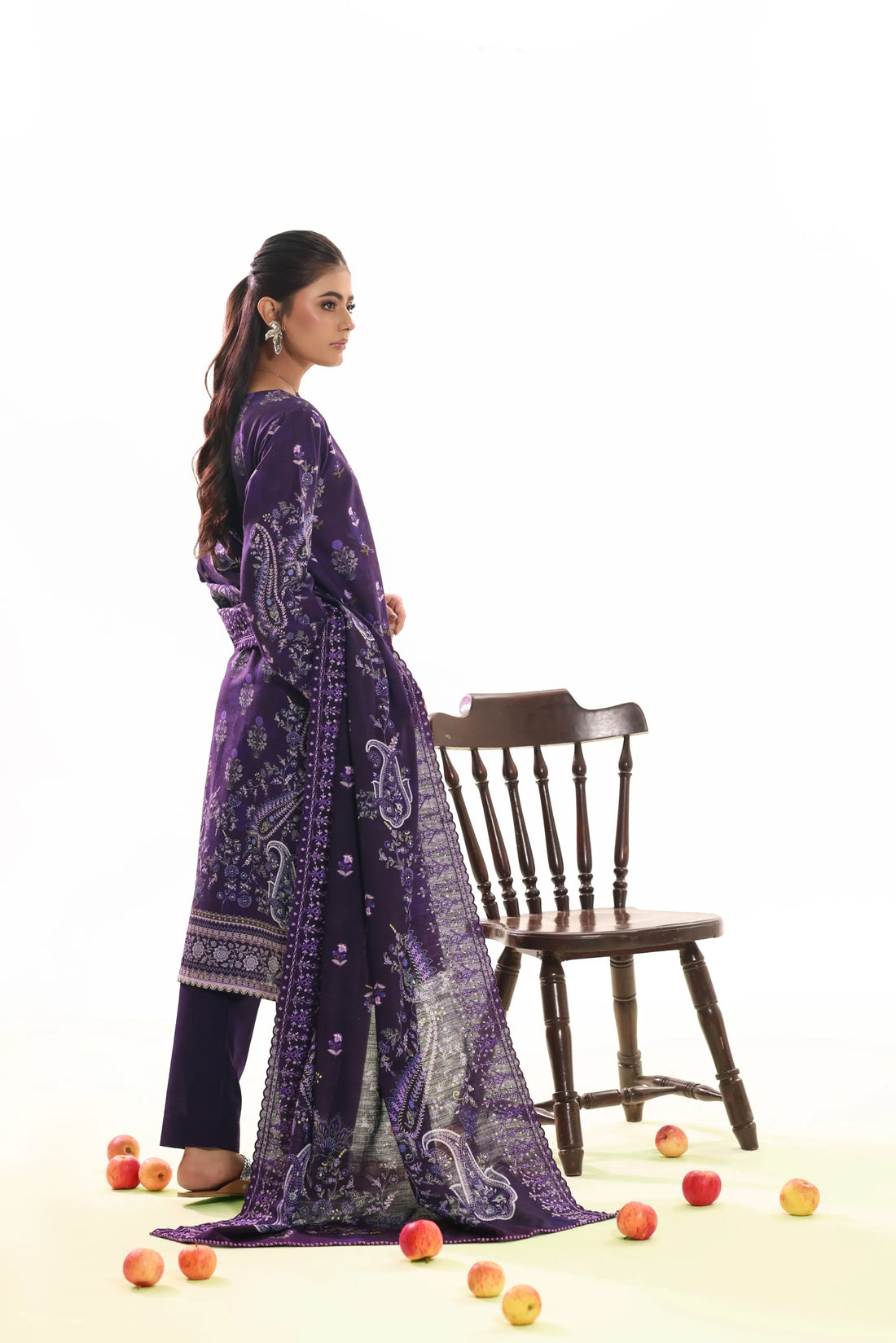 Kaari Nilofar, Khaddar Embroidered 3 Piece