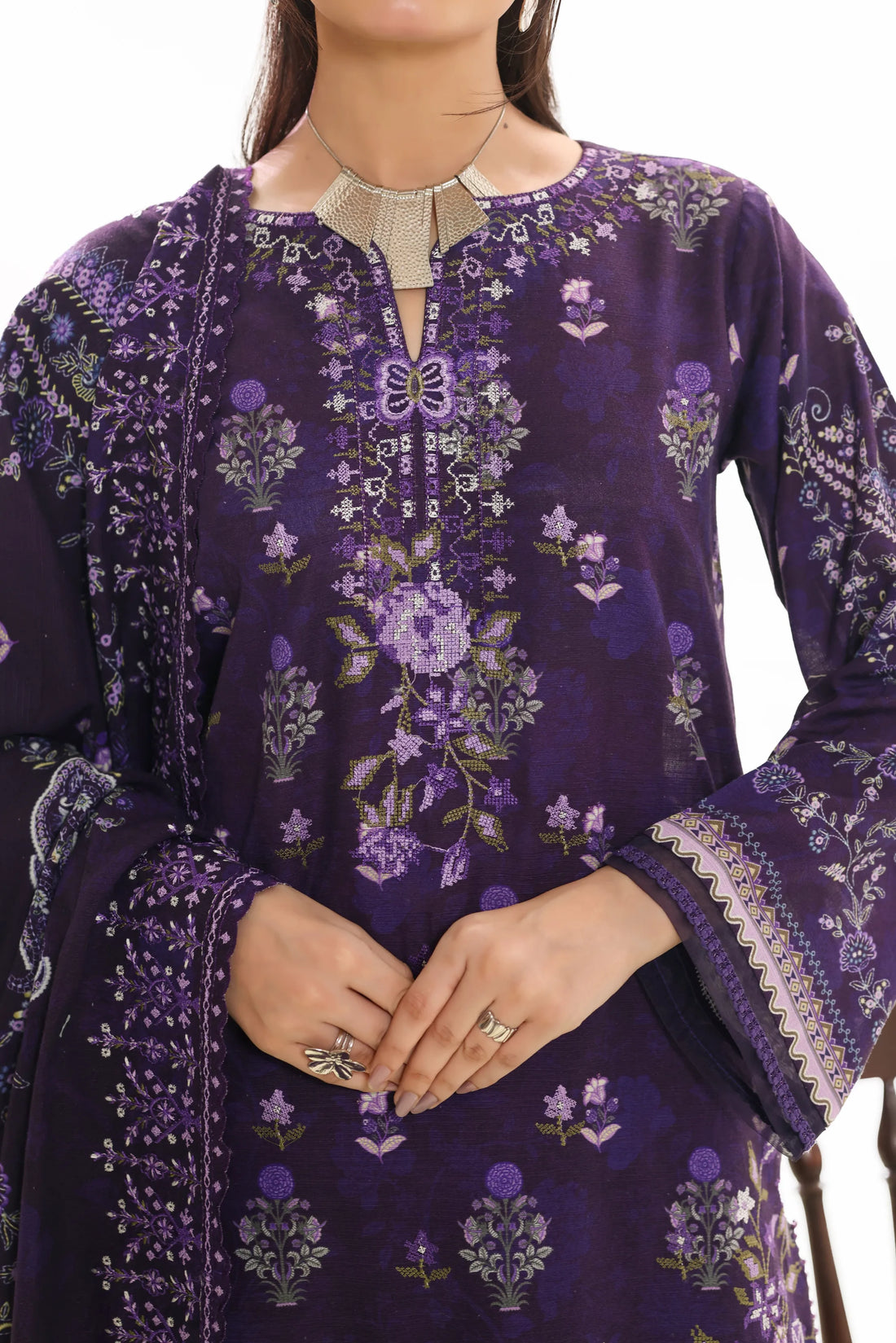 Kaari Nilofar, Khaddar Embroidered 3 Piece