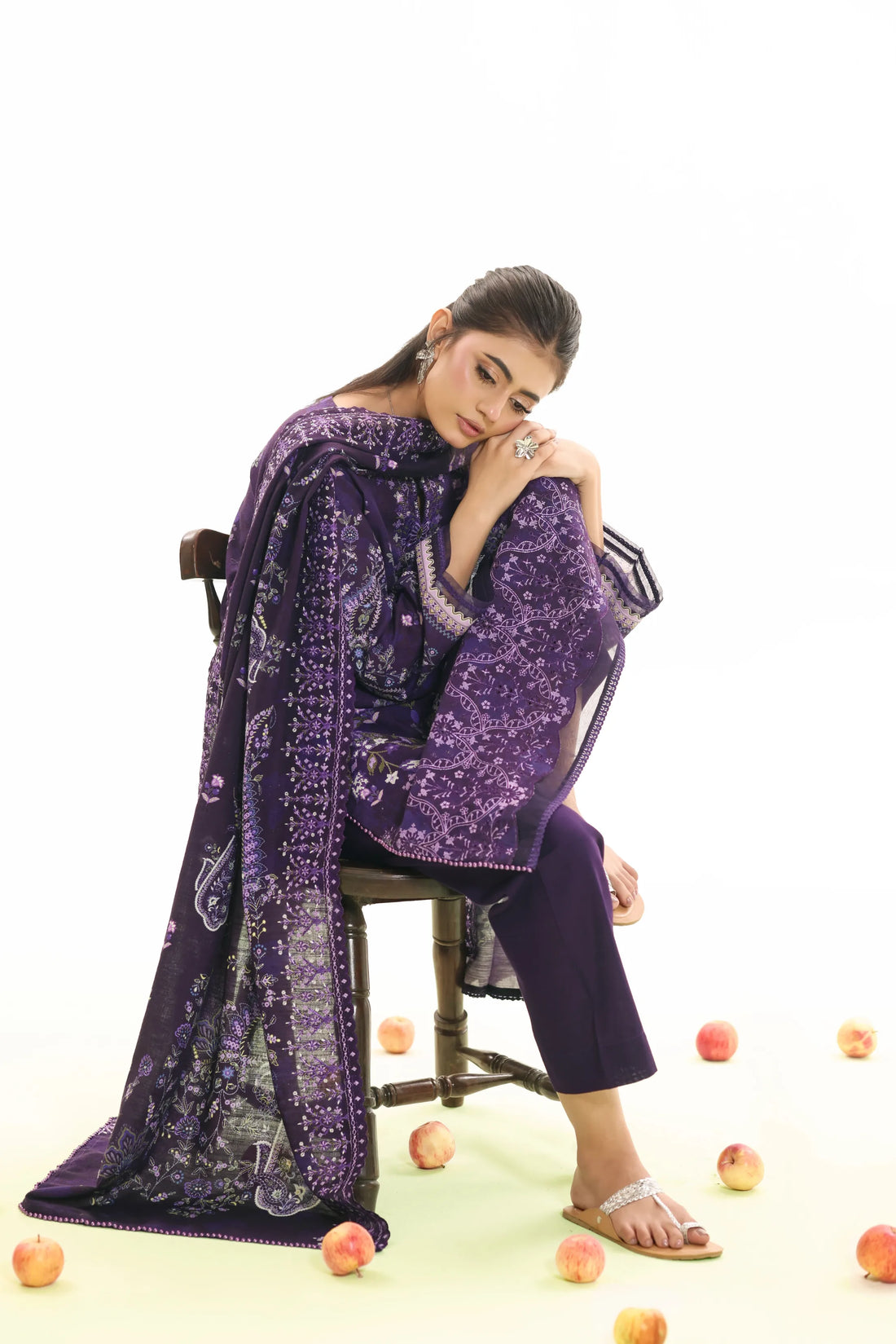 Kaari Nilofar, Khaddar Embroidered 3 Piece