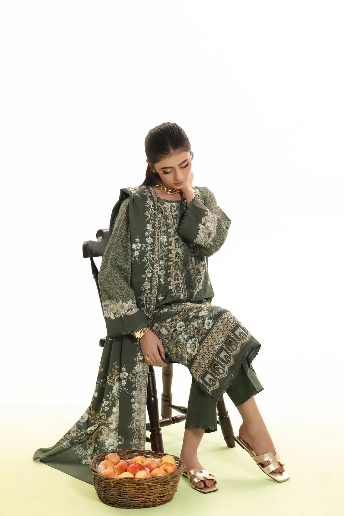 Kaari Sabza, Khaddar Embroidered 3 Piece