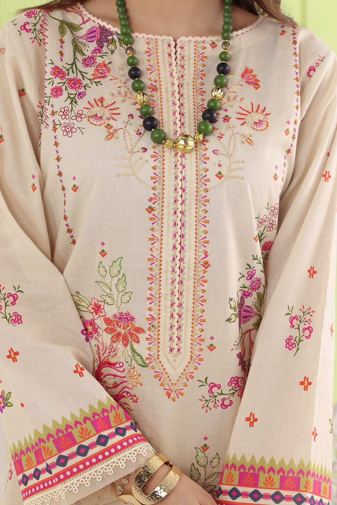 Siyara Ivory Rose, Embroidered Lawn 3 Piece