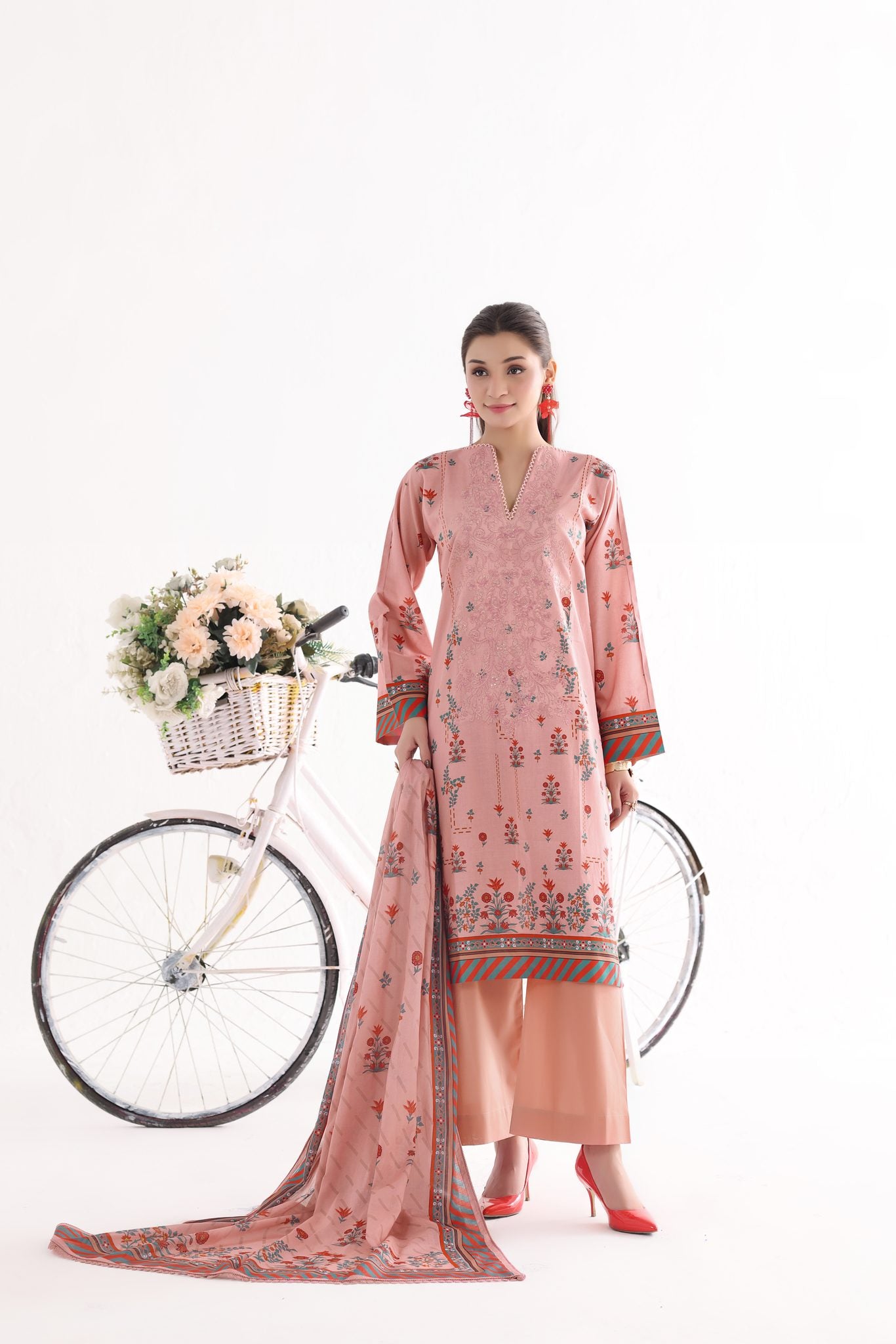 Siyara Dusty Rose, Embroidered Lawn 3 Piece