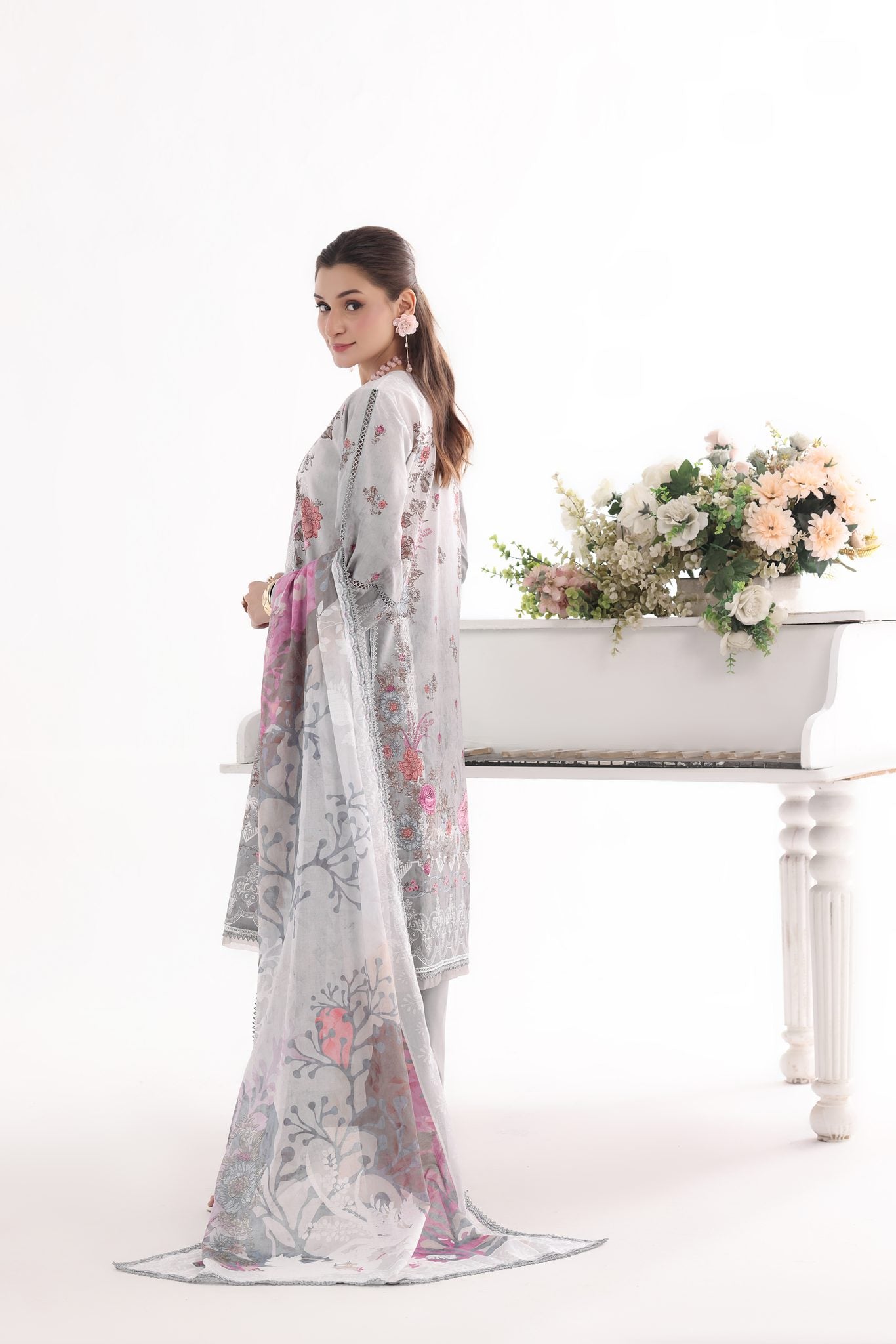 Siyara Silver Bloom, Embroidered Lawn 3 Piece