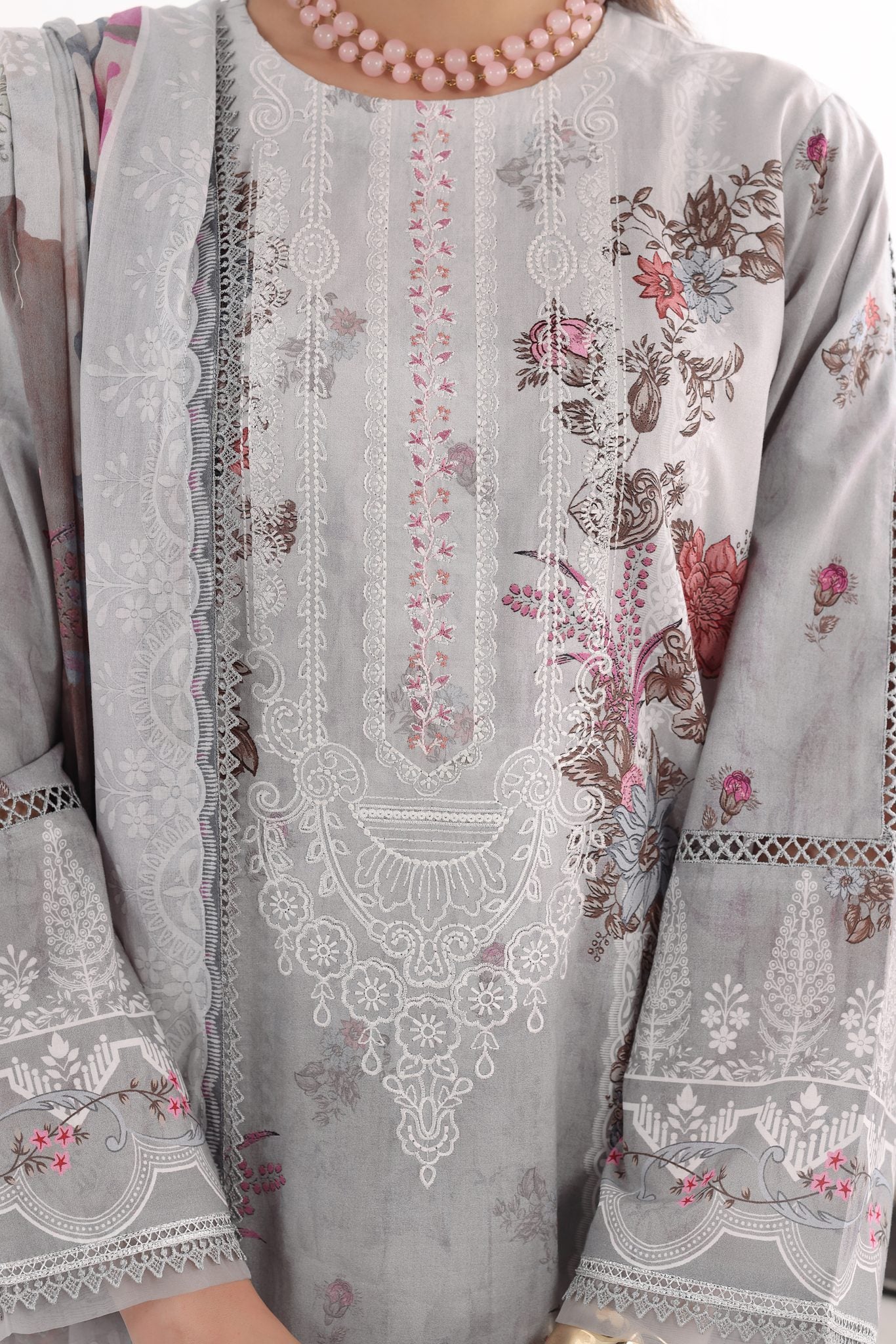 Siyara Silver Bloom, Embroidered Lawn 3 Piece