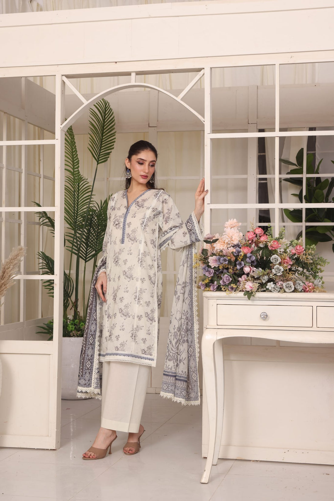 Easy Breezy Ivory, Embroidered Lawn 3 Piece