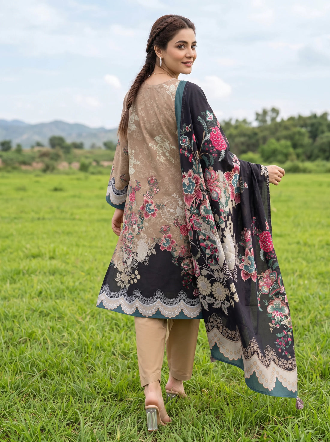 Luxe Sable, Stitched Khaddar 3 Piece