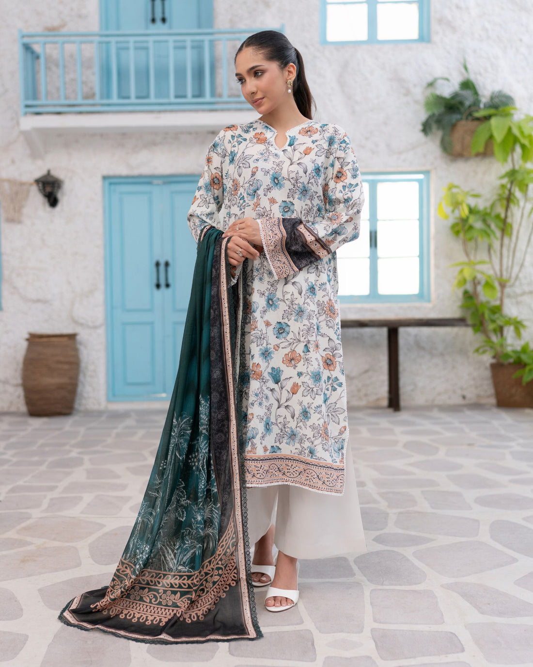 Easy Breezy Ivory blooms White - Lawn 3 Piece